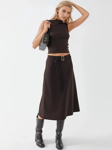 Busem - Blusa em castanho