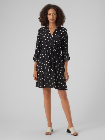 VERO MODA - Vestidos camiseiros 'BECCA' em preto