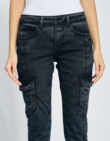 Gang Tapered Cargo Jeans in Black