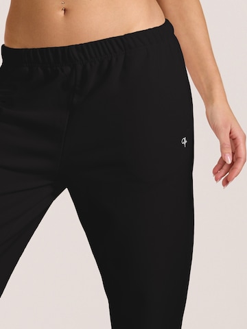 OLYMPIA Tapered Pants in Black