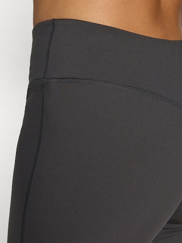Regular Pantalon de sport 'ONPRYA-2-JILL' ONLY PLAY en noir