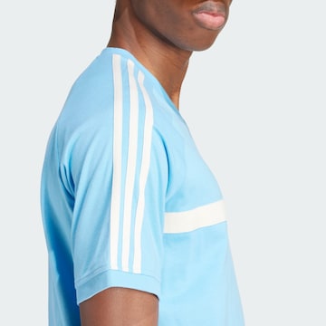 ADIDAS ORIGINALS T-shirt i blå