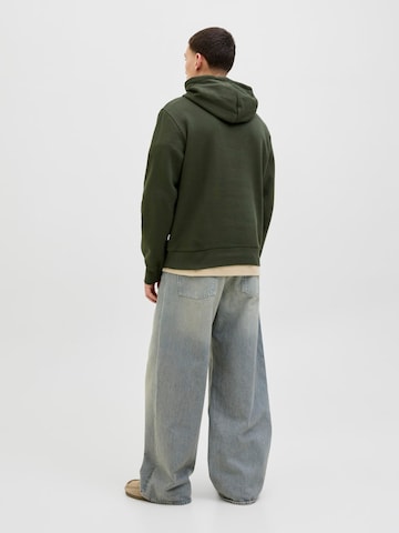 JACK & JONES Sweatshirt in Groen