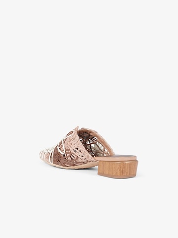 Hispanitas Clogs in Brown