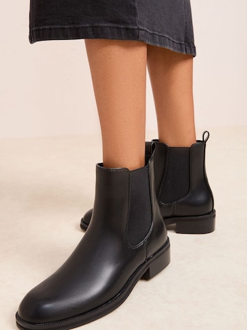 Friends Like These Chelsea-bootsi värissä musta
