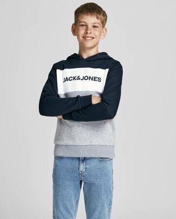 Jack & Jones Junior - Ajuste regular Sudadera en gris: frente
