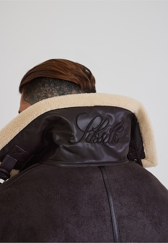 Giacca invernale di SikSilk in marrone