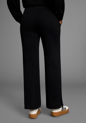FAYN SPORTS Regular Workout Pants in Black