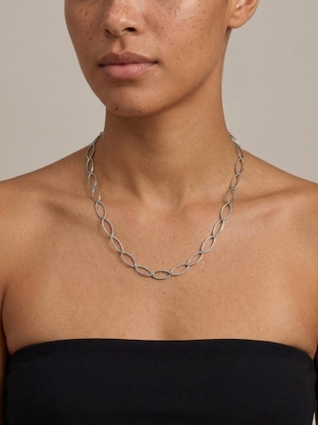 DNSK Copenhagen - Cadena 'RAGNA Waterproof Silver Stainless Steel Oval Link Necklace - Structured Finish' en plata