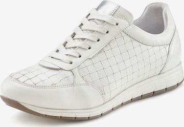 LASCANA Sneaker low in White: front