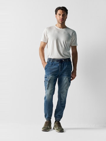 KOROSHI Tapered Cargojeans i blå