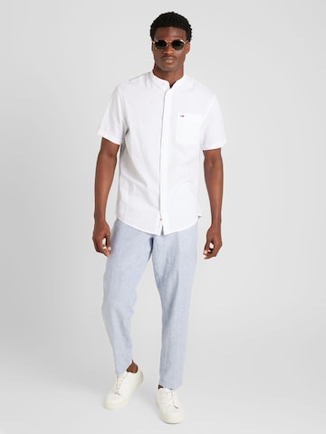 Tommy Jeans - Ajuste regular Camisa 'MAO' en blanco