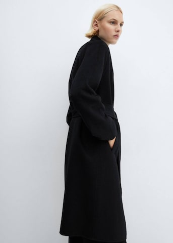 Palton de primăvară-toamnă 'Cuca' de la MANGO pe negru