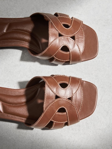 Next Μιούλ 'Forever Comfort' σε καφέ