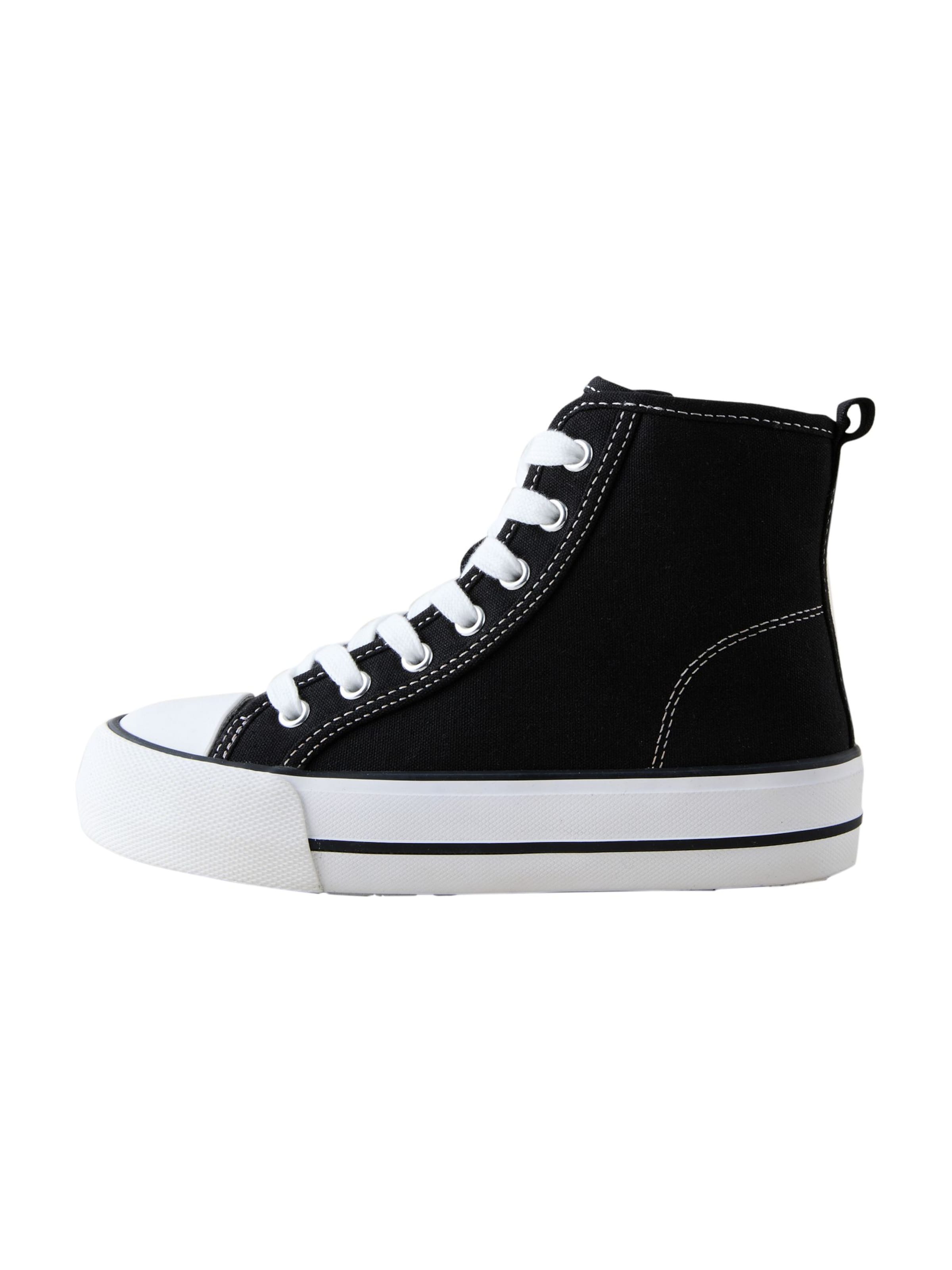 Next Sneakers in Zwart: voorkant