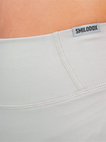 Smilodox Skinny Sportshorts 'Advance Pro' in Grün