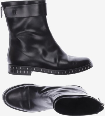 GIORGIO ARMANI Dress Boots in 38 in Black: front