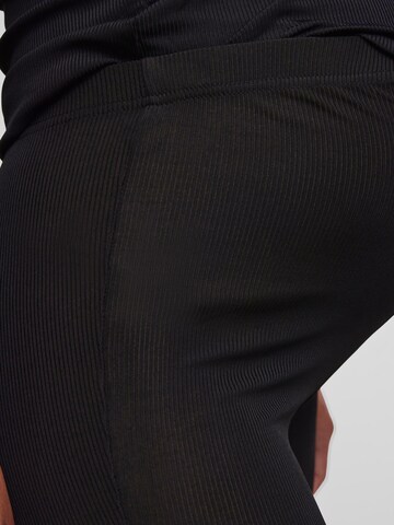 Pieces Maternity Skinny Leggings 'PMNew Tanno' in Black