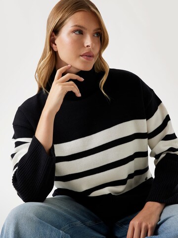 GUESS Sweater in Black