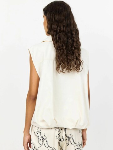 Levete Room Weste 'Karrie 2' in Weiß