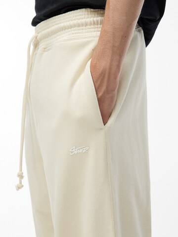 Pull&Bear Tapered Trousers in White