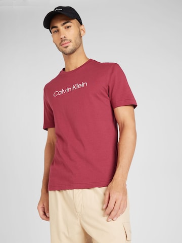 sarkans Calvin Klein T-Krekls 'DEGRADE': no priekšpuses
