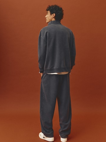 Pull&Bear Ozke Hlače 'STWD' | črna barva