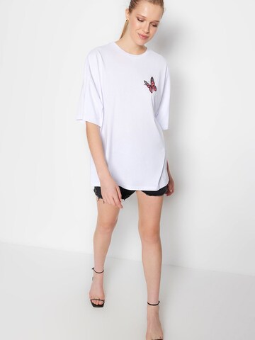 Trendyol - Camiseta en blanco