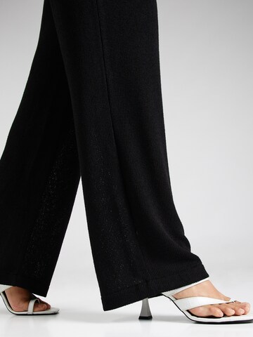 Vero Moda Curve Bő szár Nadrág 'VMCEDDIE' - fekete