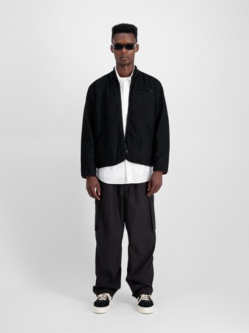 ALPHA INDUSTRIES Φθινοπωρινό και ανοιξιάτικο μπουφάν σε μαύρο