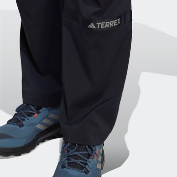 Coupe slim Pantalon outdoor ADIDAS TERREX en bleu