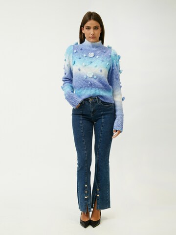 Influencer Flared Jeans in Blau