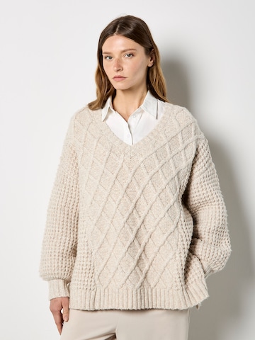 Apricot Sweater in Beige: front