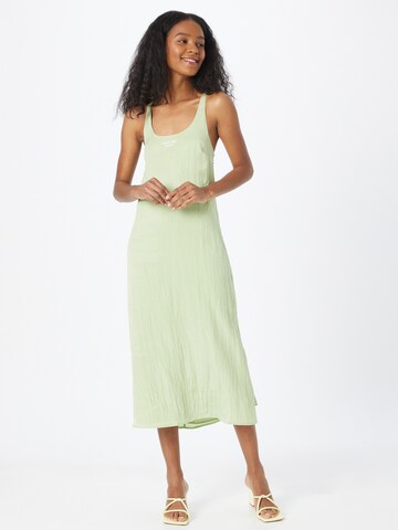 Calvin Klein Jeans - regular Vestido en verde: frente