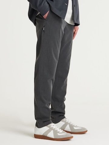 Regular Pantalon chino 'Stone Dual' CHASIN' en gris
