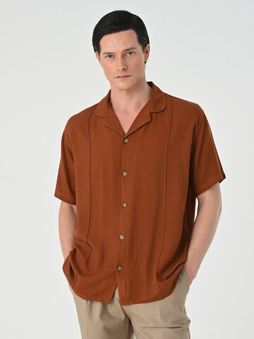 Antioch Regular fit Overhemd in Bruin: voorkant