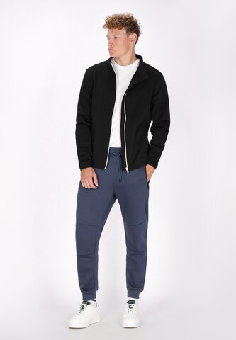 Mo ATHLSR Jacke in Schwarz: Vorderseite