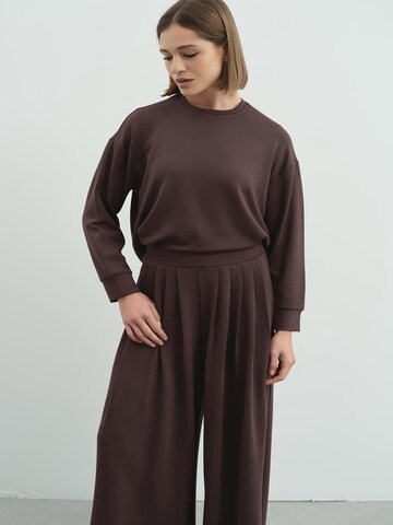 C&City Wide Leg Hose in Braun