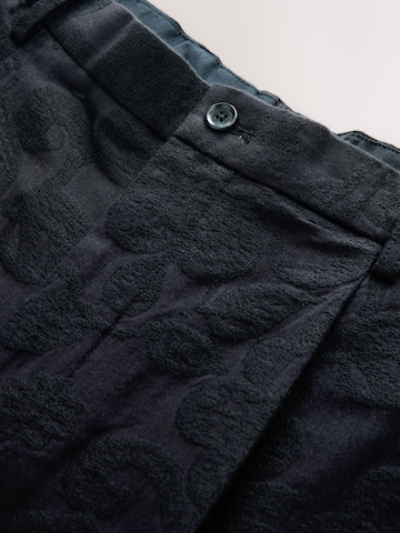 Next - regular Pantalón de pinzas en negro
