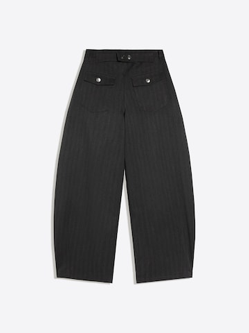 Barrel Pantaloni de la Bershka pe gri
