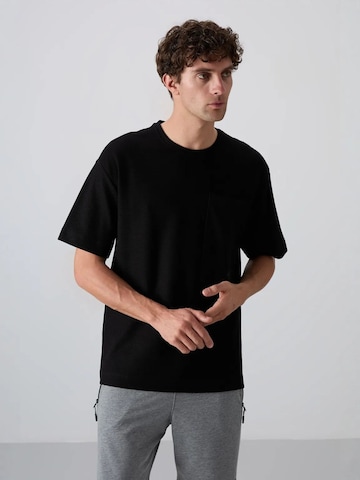 Tommy Life Shirt in Black