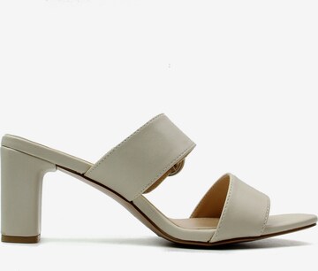 Celena - Zapatos abiertos 'Cattaleya' en beige