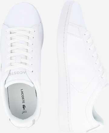 LACOSTE Sneaker 'Carnaby' in Weiß