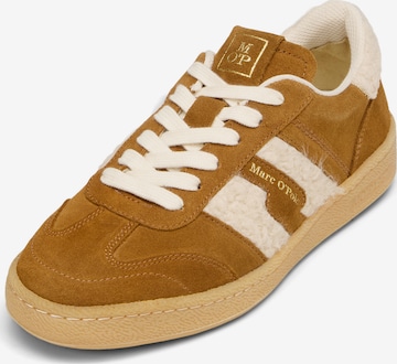 Marc O'Polo Sneakers laag in Bruin: voorkant