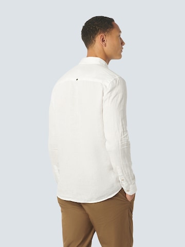 balta No Excess Standartinis modelis Marškiniai