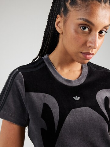 ADIDAS ORIGINALS - Camiseta en gris