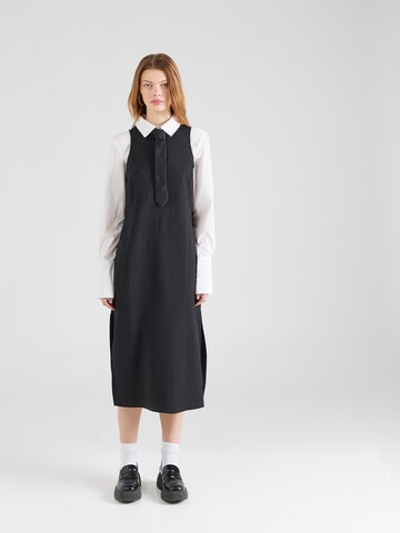 Robe Trendyol en noir : devant