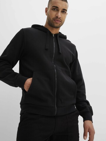 bonprix Sweatjacke in Schwarz: Vorderseite