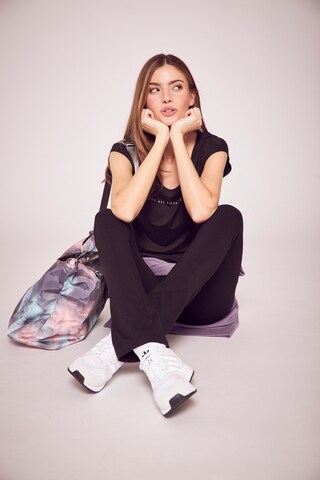 FAYN SPORTS Funktionsshirt in Schwarz