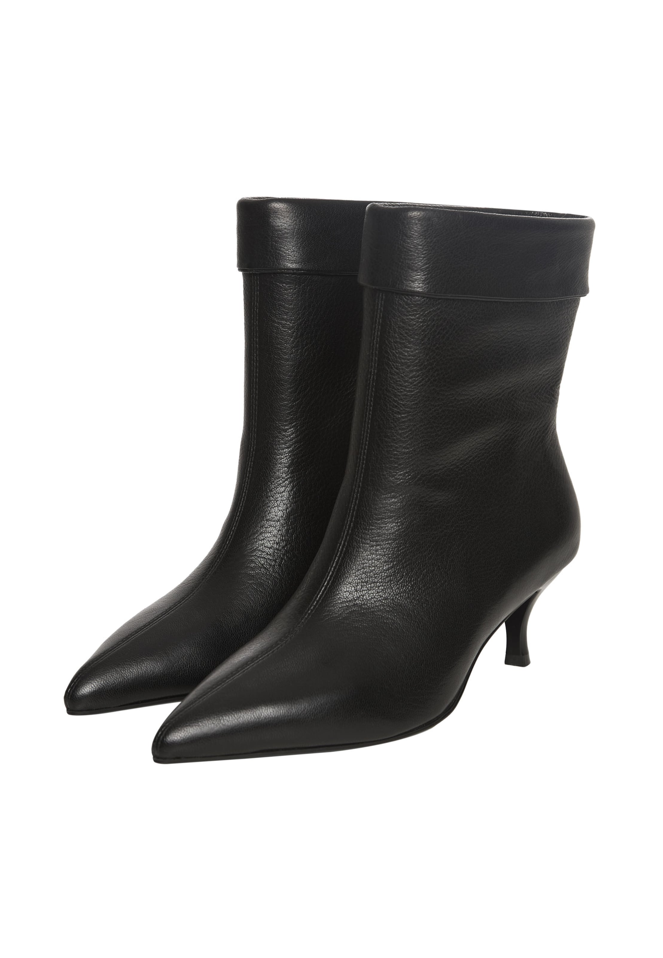 CESARE GASPARI - Botas pelo tornozelo em preto
